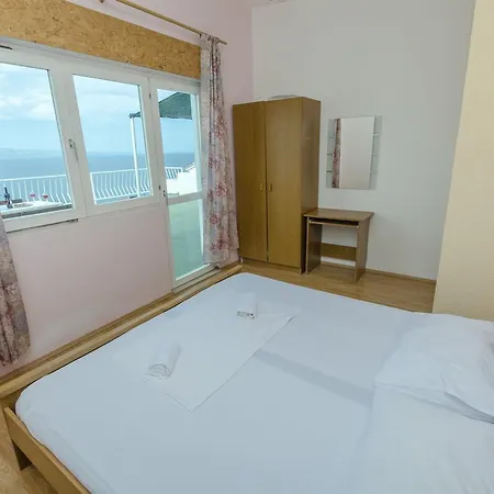 Apartment Nevera Omis